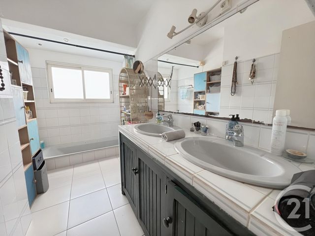 Maison à vendre - 6 pièces - 202 m2 - St Denis - 974 - REUNION