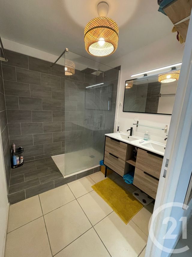 Appartement F3 à vendre - 3 pièces - 59,88 m2 - St Paul - 974 - REUNION