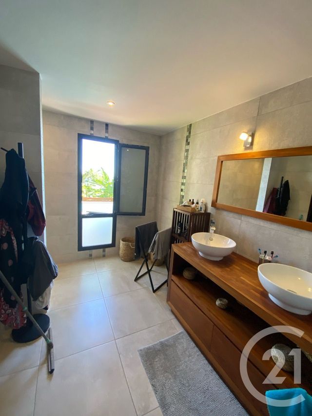 Maison &agrave; vendre - 7 pi&egrave;ces - 252 m2 - St Denis - 974 - REUNION