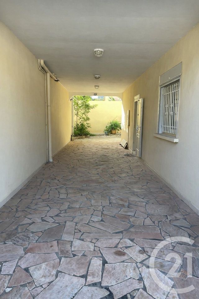 Maison &agrave; vendre - 8 pi&egrave;ces - 352,01 m2 - St Denis - 974 - REUNION