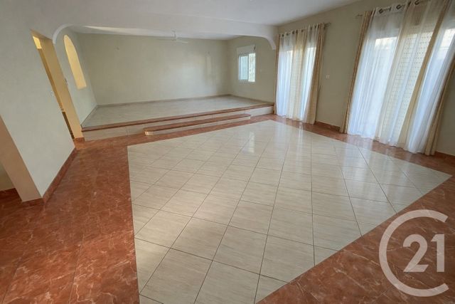 Maison &agrave; vendre - 8 pi&egrave;ces - 352,01 m2 - St Denis - 974 - REUNION