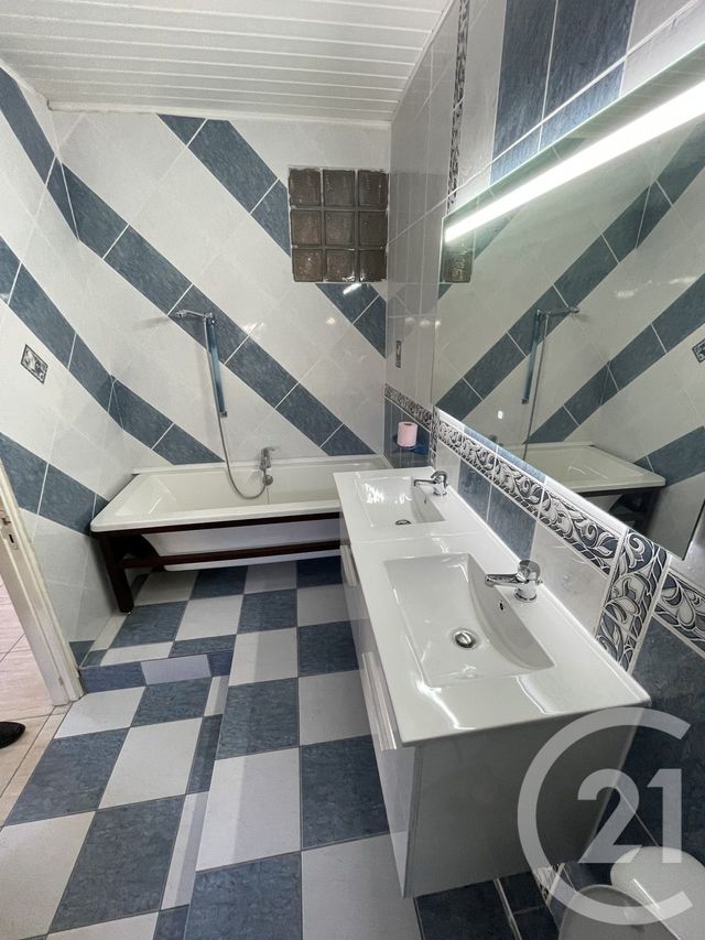 Maison &agrave; vendre - 8 pi&egrave;ces - 352,01 m2 - St Denis - 974 - REUNION