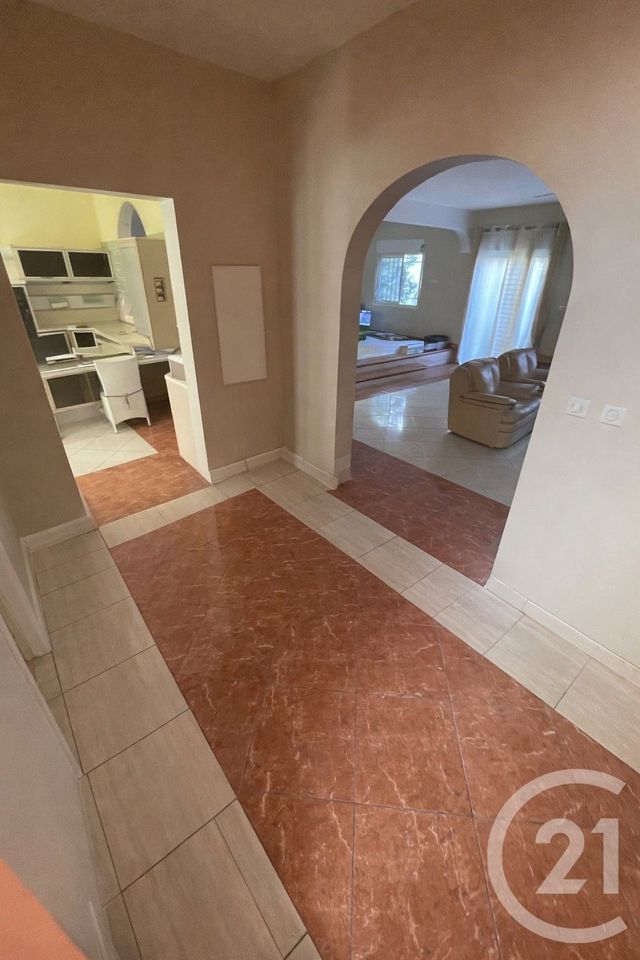 Maison &agrave; vendre - 8 pi&egrave;ces - 352,01 m2 - St Denis - 974 - REUNION