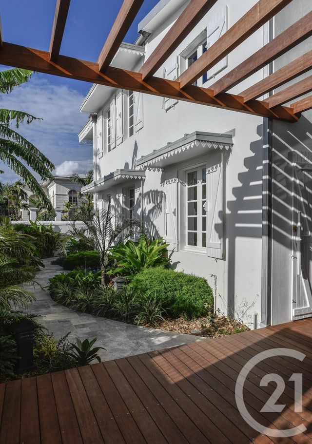 Maison &agrave; vendre - 15 pi&egrave;ces - 264 m2 - St Denis - 974 - REUNION