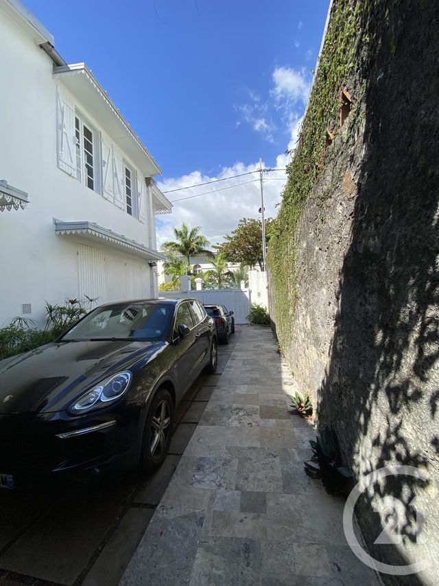 Maison &agrave; vendre - 15 pi&egrave;ces - 264 m2 - St Denis - 974 - REUNION