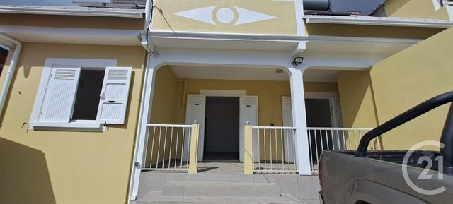 Appartement F3 Bis à louer STE SUZANNE