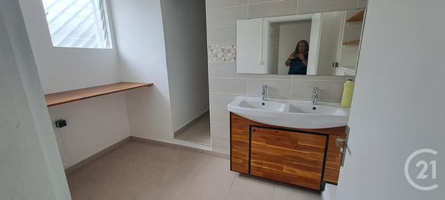 Appartement F3 bis &agrave; louer - 4 pi&egrave;ces - 117,10 m2 - Ste Suzanne - 974 - REUNION