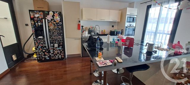 Maison à louer - 7 pièces - 174,23 m2 - St Denis - 974 - REUNION