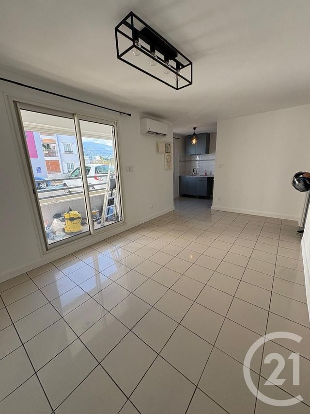 Appartement F2 à louer - 2 pièces - 40,10 m2 - Ste Marie - 974 - REUNION