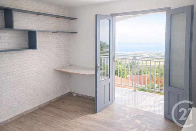 Maison &agrave; louer - 4 pi&egrave;ces - 88,86 m2 - St Paul - 974 - REUNION