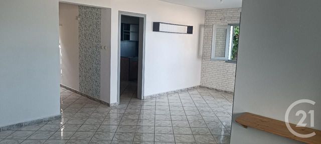 Maison &agrave; louer - 4 pi&egrave;ces - 88,86 m2 - St Paul - 974 - REUNION
