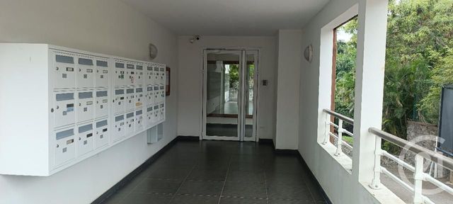 Appartement F1 &agrave; louer - 1 pi&egrave;ce - 28,86 m2 - St Denis - 974 - REUNION