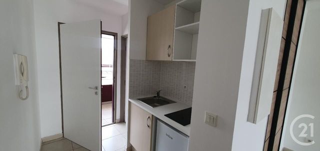 Appartement Studio &agrave; louer - 1 pi&egrave;ce - 23,99 m2 - St Denis - 974 - REUNION