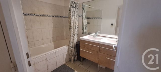 Appartement F4 &agrave; louer - 4 pi&egrave;ces - 64,77 m2 - St Denis - 974 - REUNION