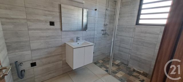 Maison &agrave; louer - 4 pi&egrave;ces - 112,11 m2 - Ste Suzanne - 974 - REUNION