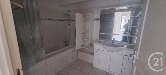 Appartement F3 &agrave; louer - 3 pi&egrave;ces - 75,41 m2 - St Denis - 974 - REUNION