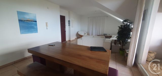 Appartement F3 &agrave; louer - 3 pi&egrave;ces - 61,84 m2 - La Possession - 974 - REUNION