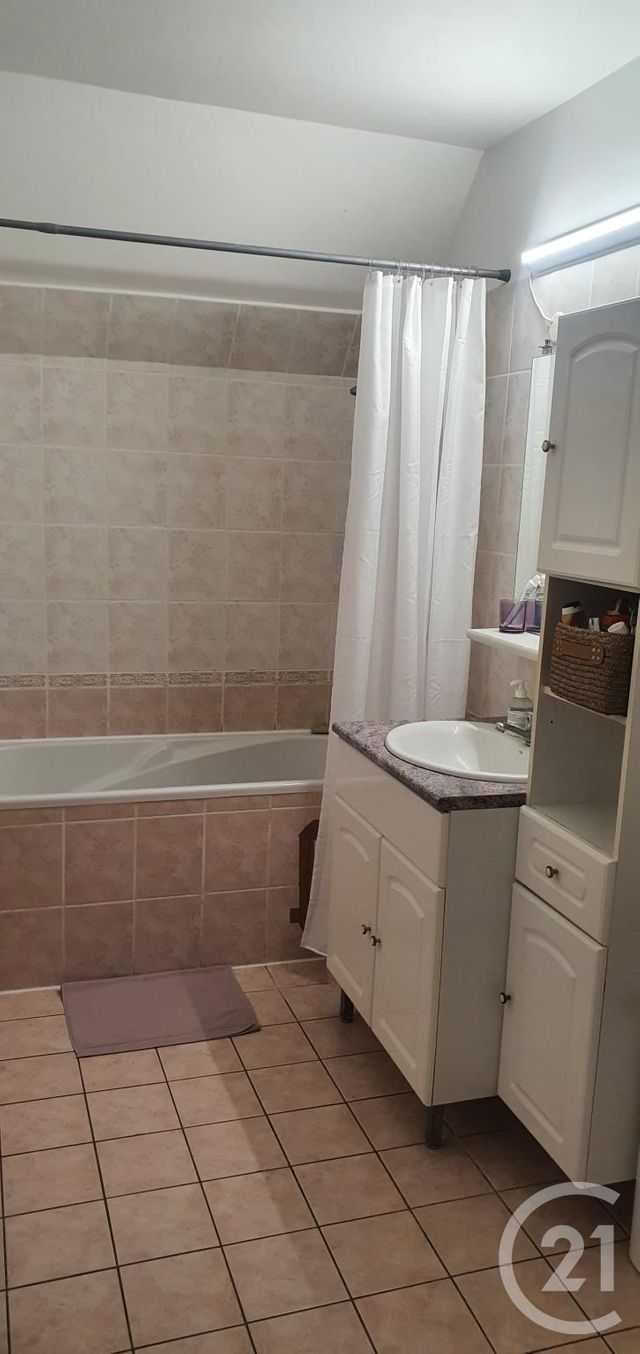 Appartement F3 &agrave; louer - 3 pi&egrave;ces - 61,84 m2 - La Possession - 974 - REUNION