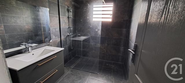 Maison &agrave; louer - 3 pi&egrave;ces - 62,86 m2 - St Paul - 974 - REUNION