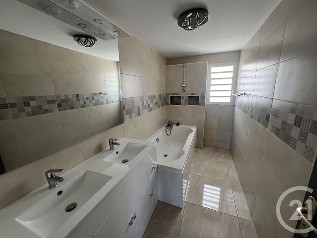 Maison &agrave; louer - 8 pi&egrave;ces - 151,88 m2 - Bras Panon - 974 - REUNION