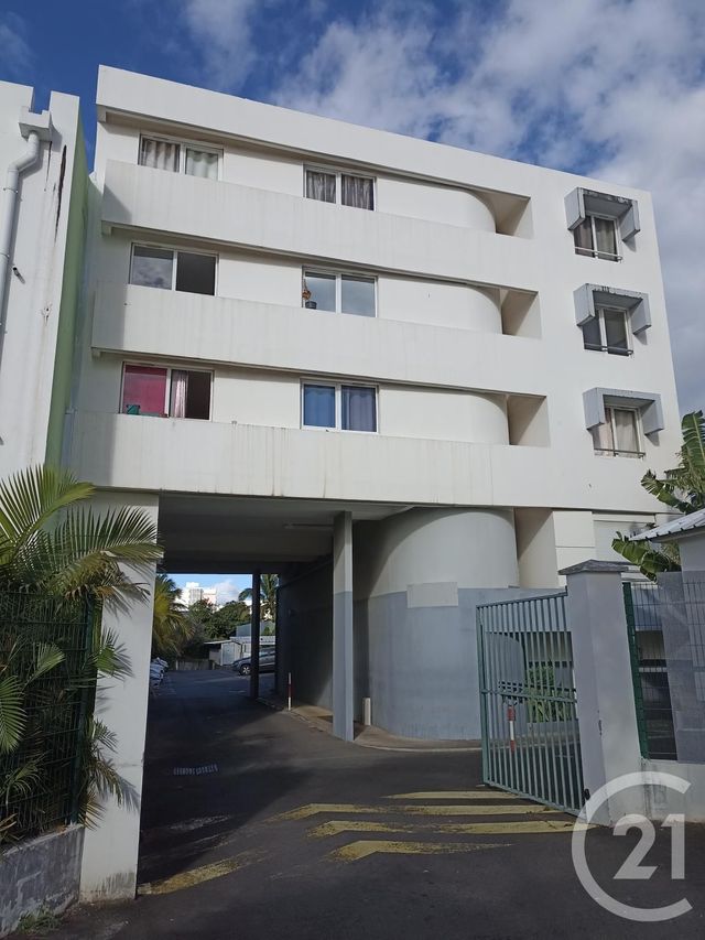 Appartement Studio à louer ST DENIS