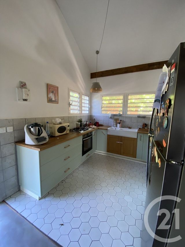 Maison &agrave; louer - 5 pi&egrave;ces - 146,67 m2 - Ste Marie - 974 - REUNION