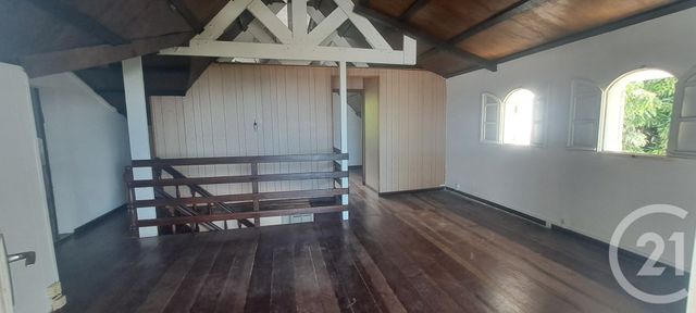 Maison &agrave; louer - 7 pi&egrave;ces - 168,85 m2 - St Denis - 974 - REUNION