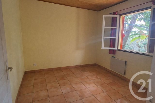 Maison &agrave; louer - 3 pi&egrave;ces - 60,07 m2 - Ste Marie - 974 - REUNION