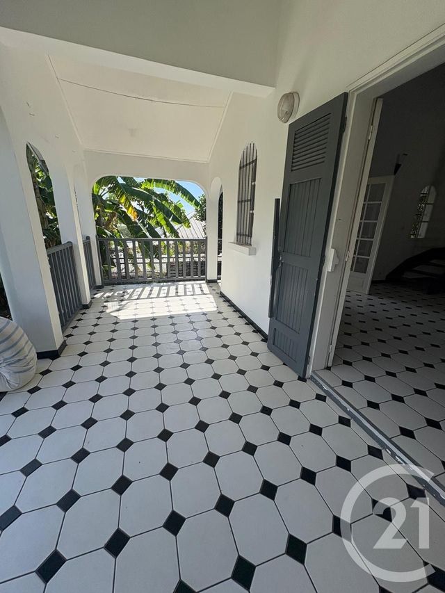Maison &agrave; louer - 5 pi&egrave;ces - 125 m2 - St Denis - 974 - REUNION
