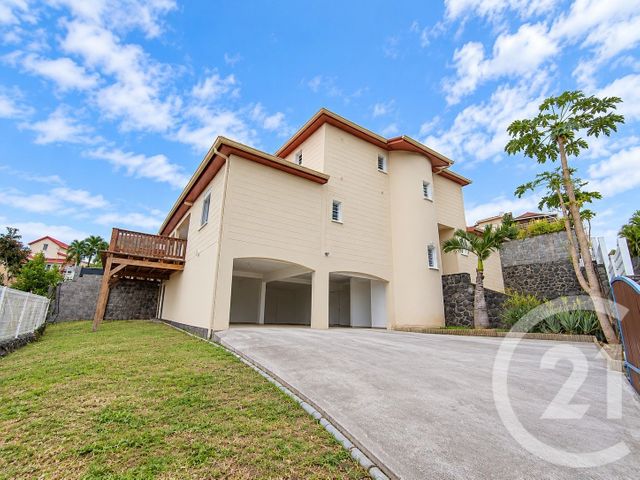 Maison &agrave; louer - 9 pi&egrave;ces - 200,24 m2 - La Possession - 974 - REUNION